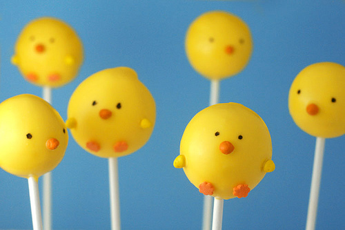 Cake pop a forma di pulcini. © Bakerella