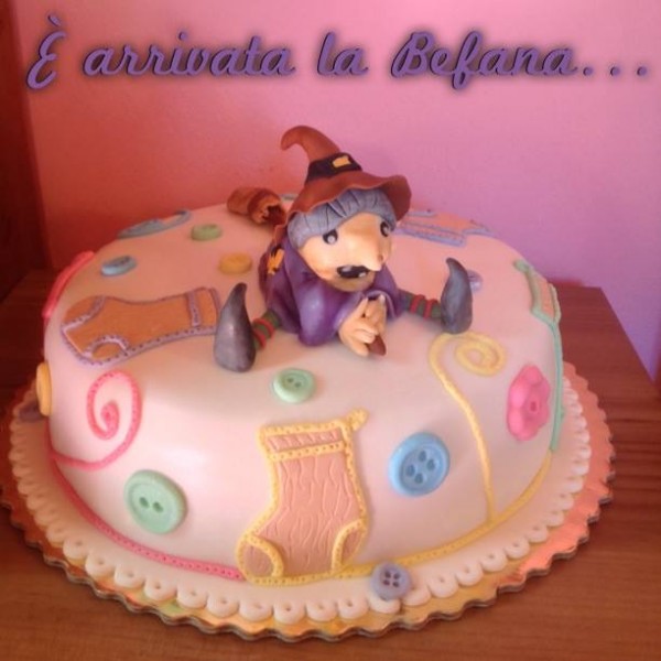 torta cakedesign decorata befana