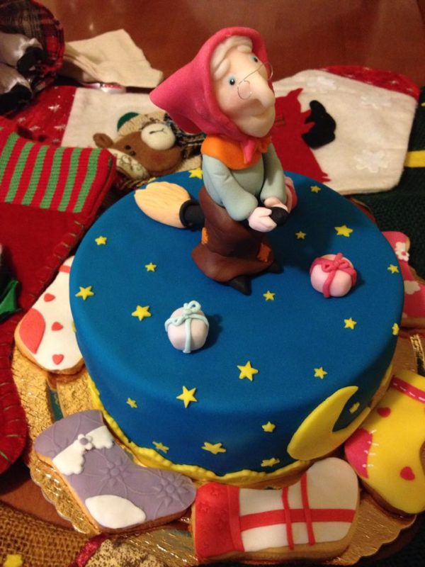torta cakedesign decorata befana