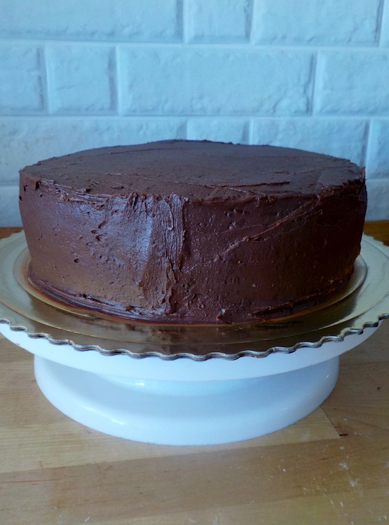 Coprite tutta la torta con la ganache