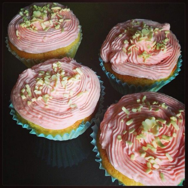 cupcake vaniglia cioccolato bianco nastro rosa