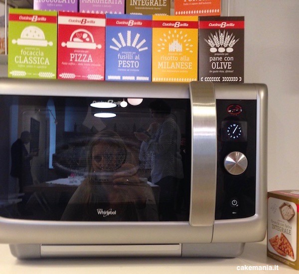 Vogliamo essere hipster? Ciappa l'autoritratto in stile Vivian Maier nel forno!