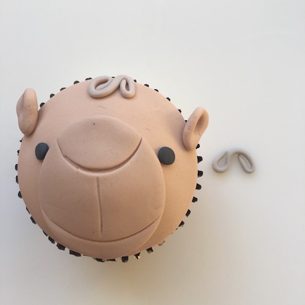 camel cupcake